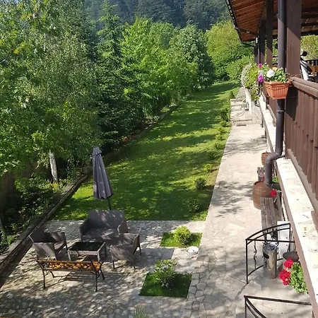 Lyaskovo Pensión